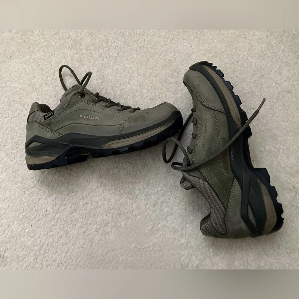 Lowa Athletic HIKING Shoes - Picture 6 of 9